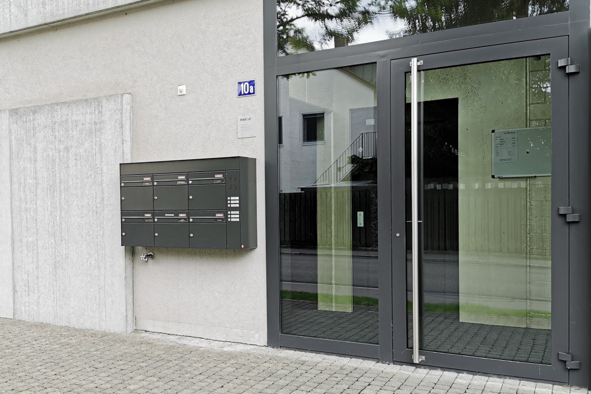 Haustur Mehrfamilienhaus Mit Briefkasten Kosten