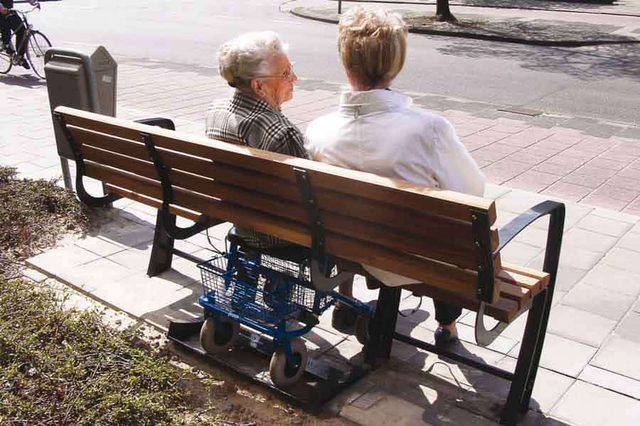 Barrierefreie- / Senioren - Sitzbänke