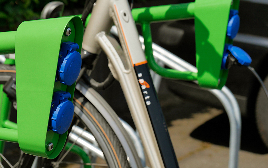 Fahrradständer mit Ladestationen